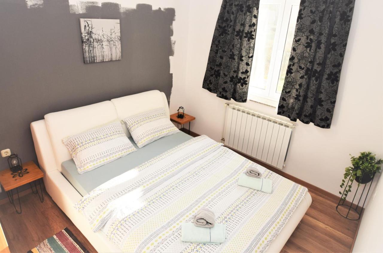 Holiday Home Melani Sinac Экстерьер фото